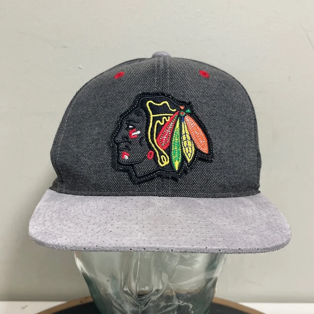 Chicago Blackhawks Mitchell &‎ Ness Snapback Hat Gray Suede Brim Adjustable